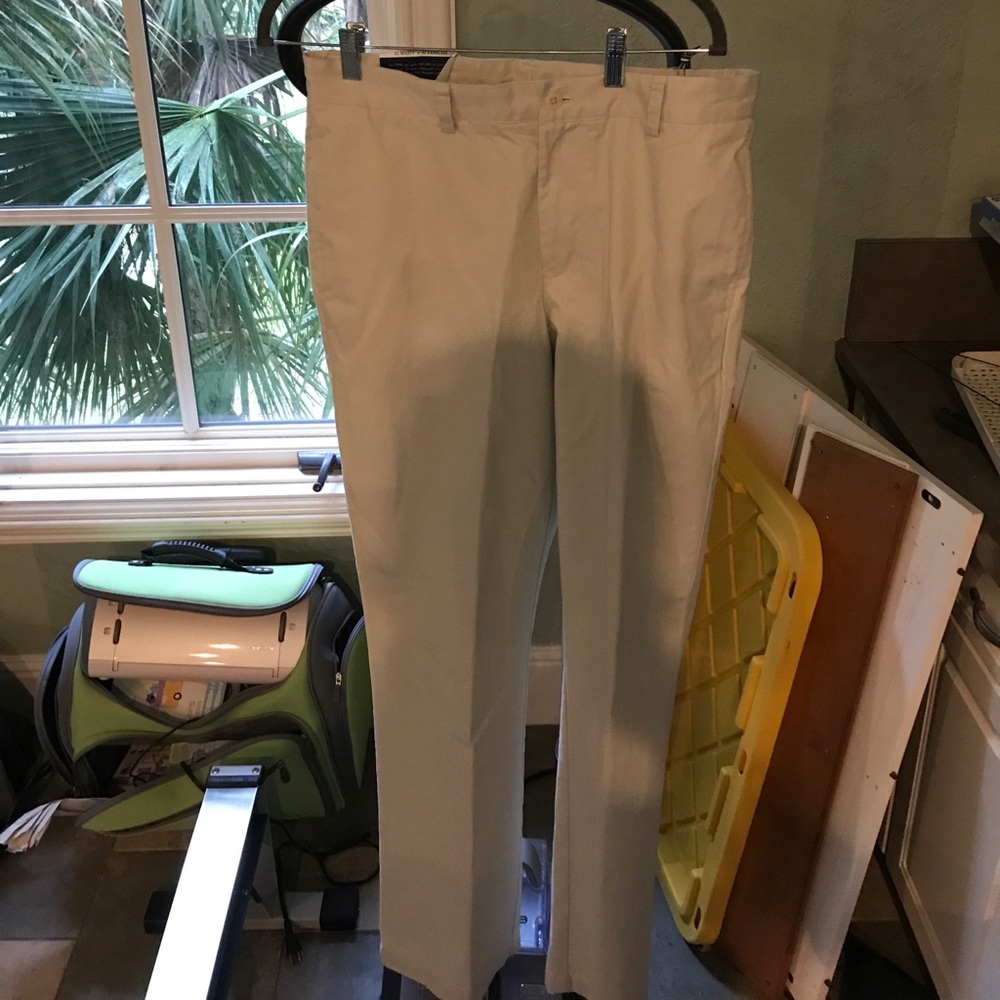 32X32 Vineyard Vines Khaki