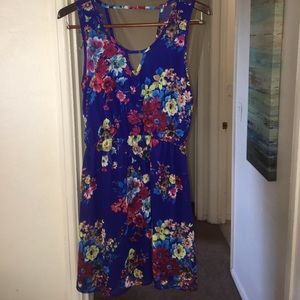 SALE ‼️NEVER WORN Blue floral flowy dress