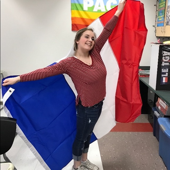 Meet your Posher, Kayla - Picture 5 of 5