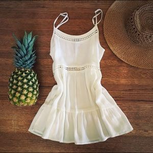 Paper Crane White Ruffled Blouse XS