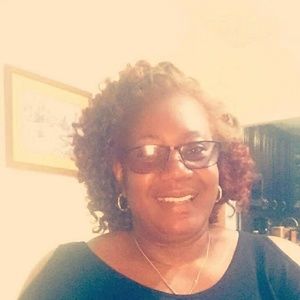 Meet your Posher, Monique