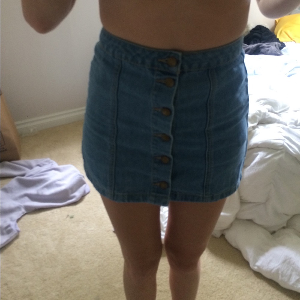 LIGHT WASH MINI JEAN SKIRT