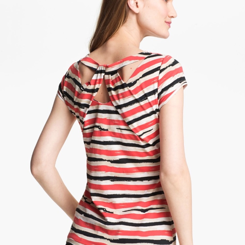 Lafayette crisscross stripe tee size medium