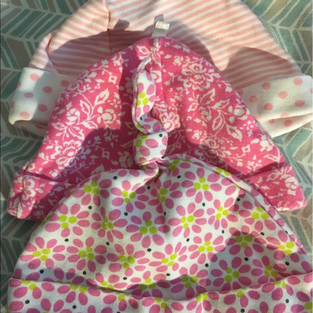 Bundle of hats 3/6/9 months for girls.