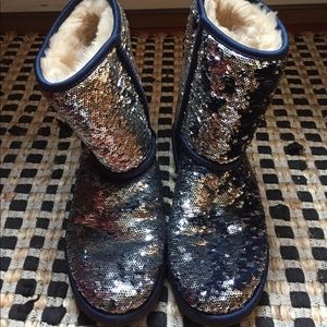 Blue and silver uggs🦋