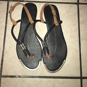 Cute and simple but elegant sandals 💁🏻