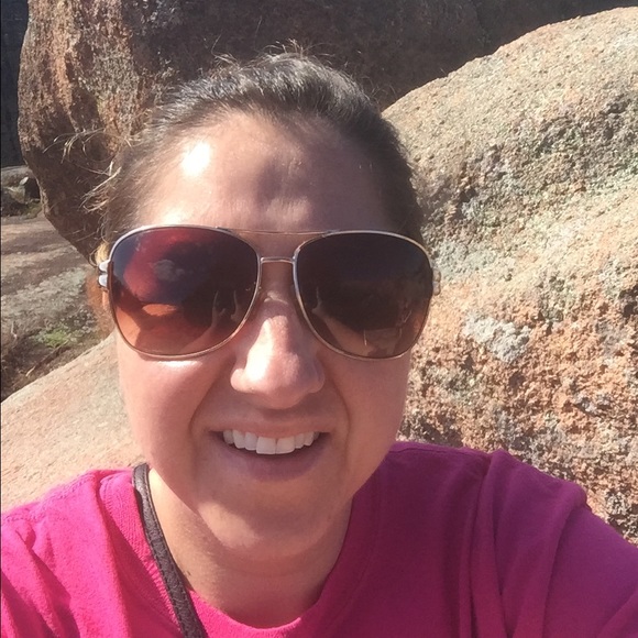 Meet your Posher, Amanda - Picture 1 of 1