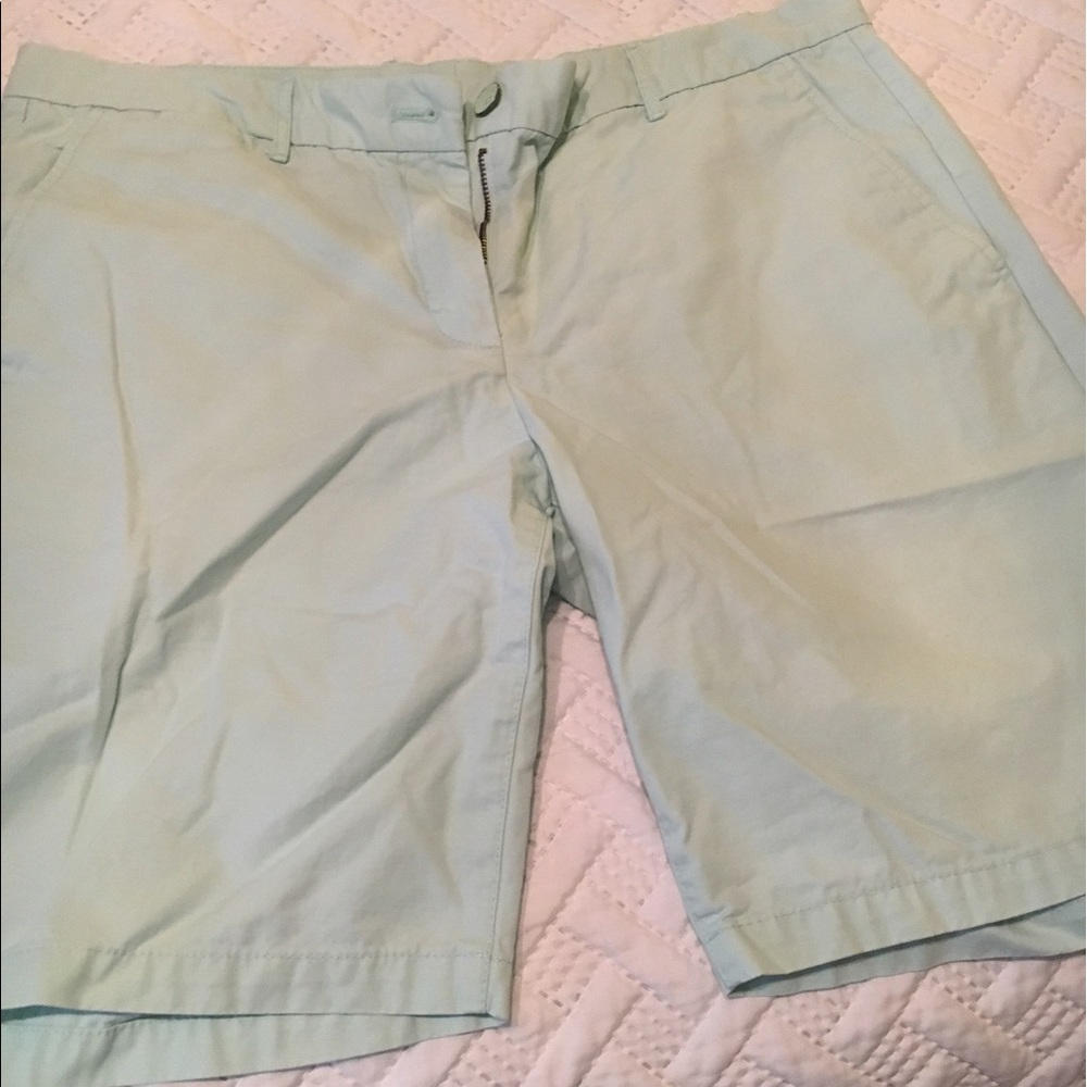 GAP Khaki shorts