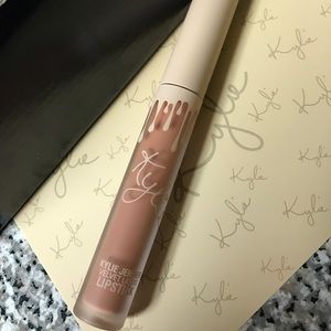 Kylie cosmetics velvet liquid lipstick