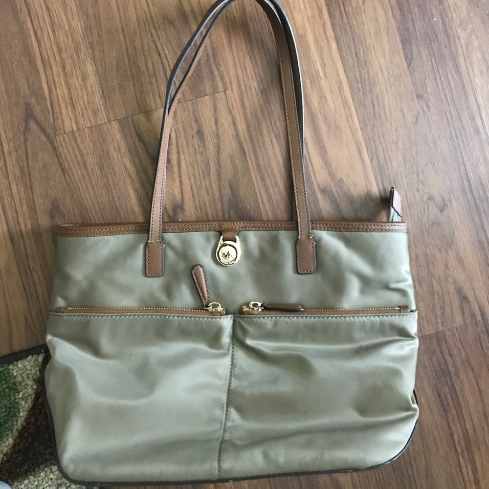 Authentic Michale Kors Tote