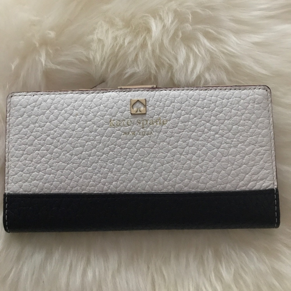 Kate Spade navy & white leather Stacy wallet