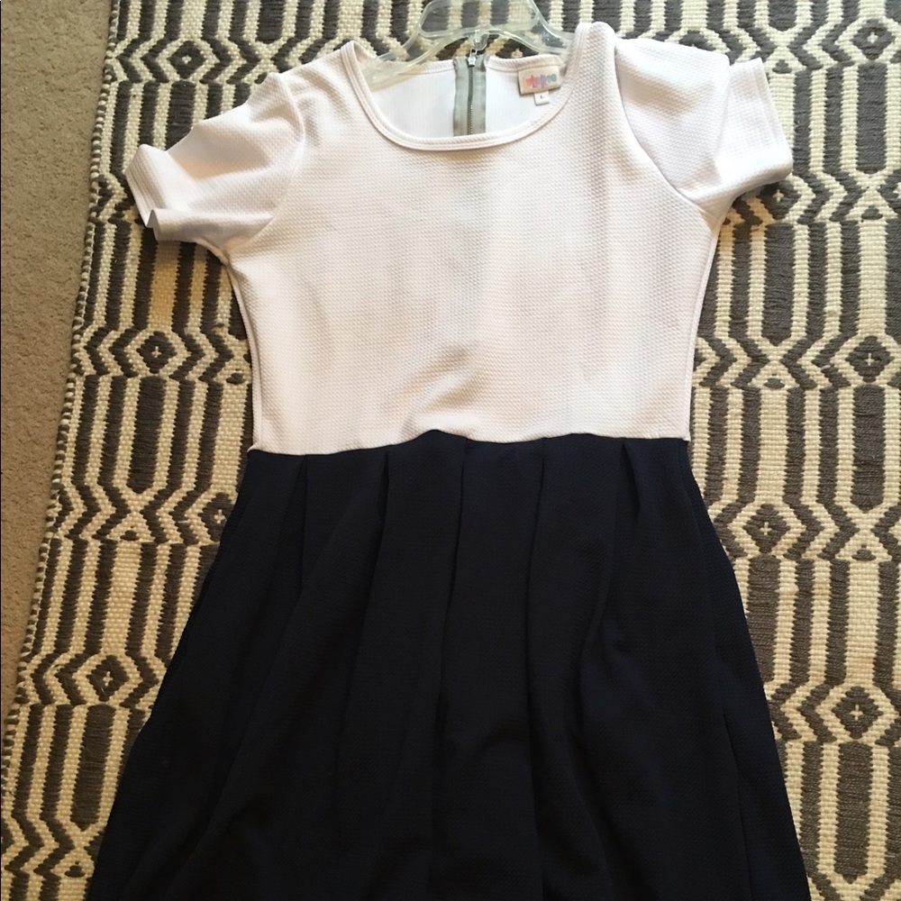 NWOT Amelia Classy LuLaRoe Size L