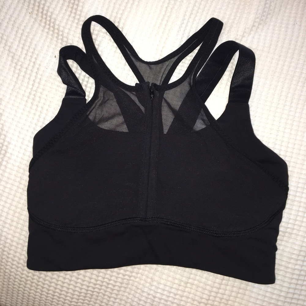 Black sports bra