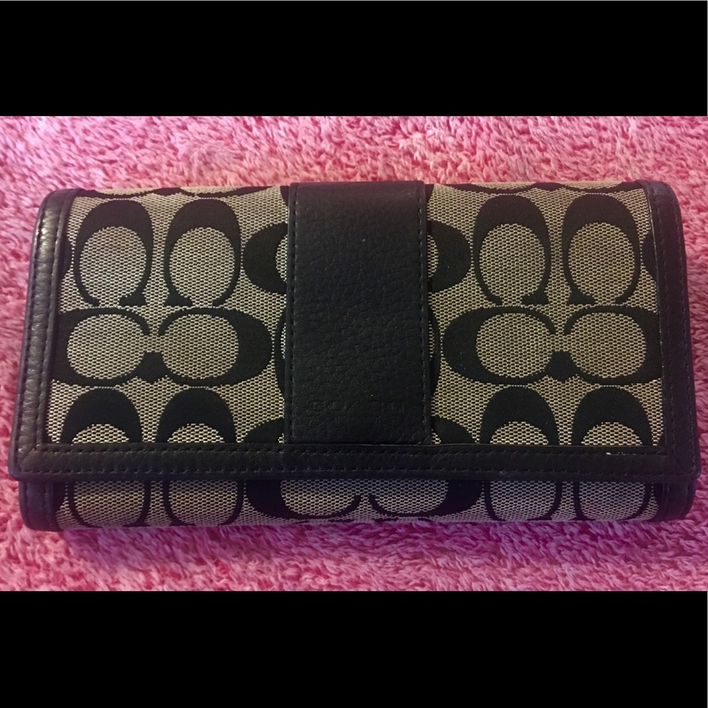 Authentic Coach Large Trifold Wallet