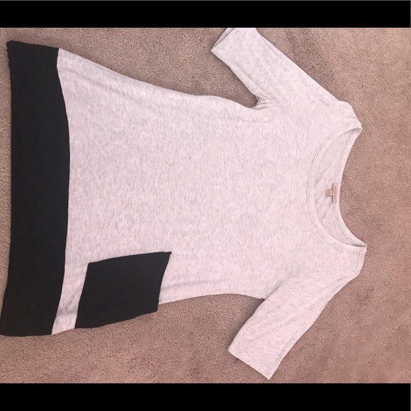 Small Anthropologie tunic - Picture 2 of 5