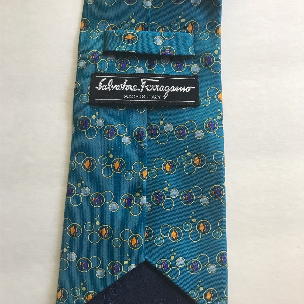 Vintage (Extra wide) Salvatore Ferragamo necktie