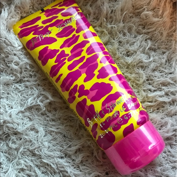 Betsey Johnson original fragrance shower gel - Picture 2 of 2