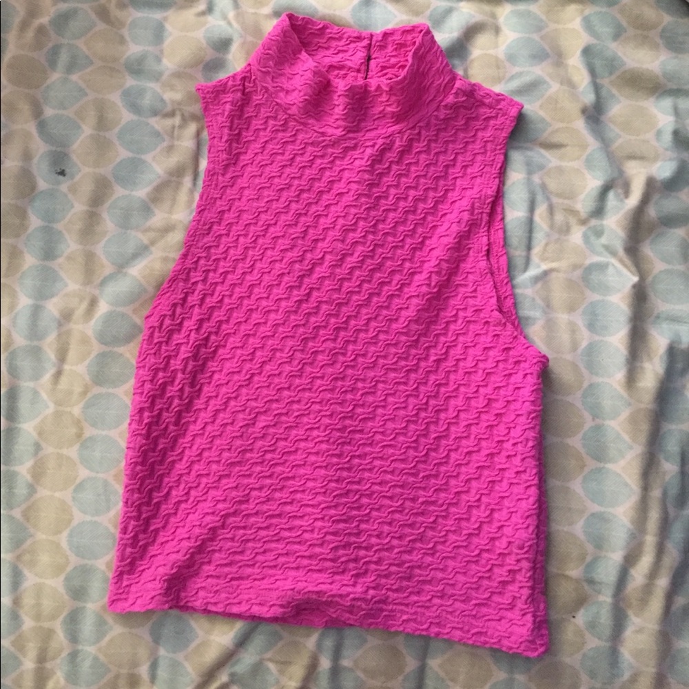 Bright pink texture croptop