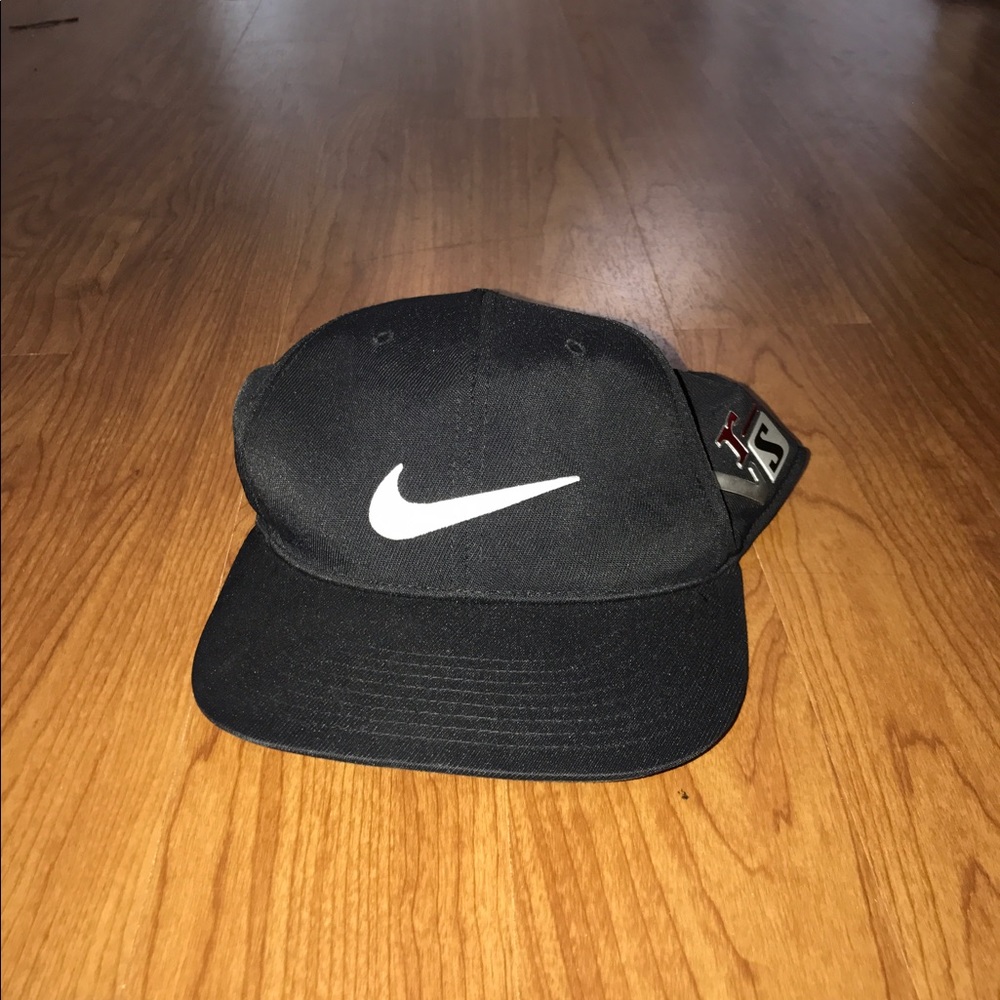 Nike fitted flat bill