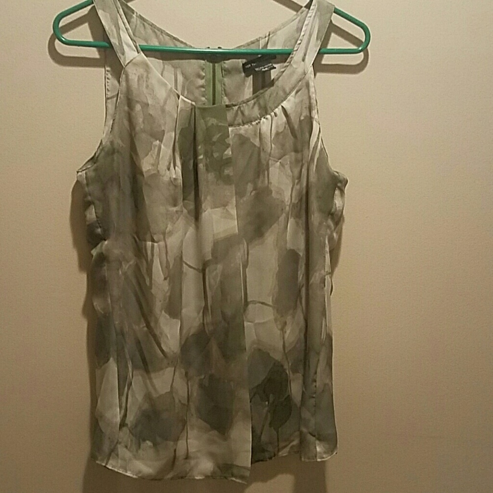 Sleeveless blouse