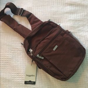 NWT Baggallini Messenger Bag