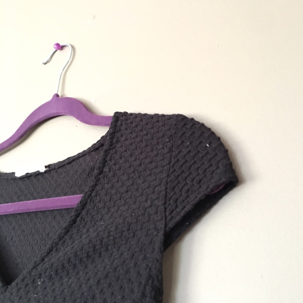 Black mini dress - Picture 3 of 3