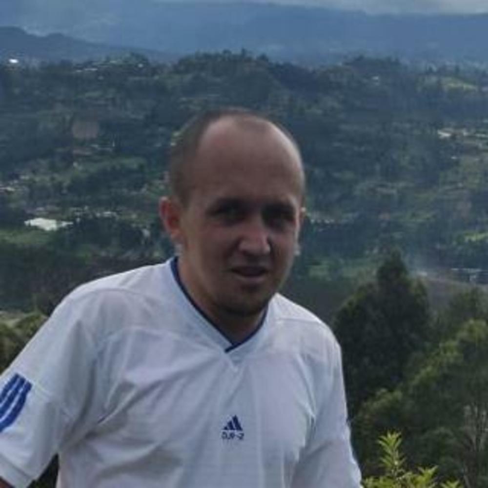 Meet your Posher, Sebastián