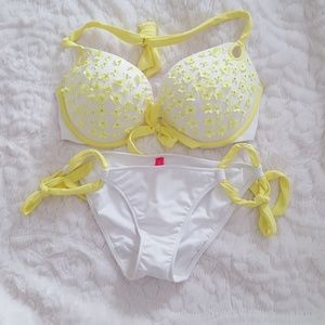 Victoria Secret 36D and S bottom bikini