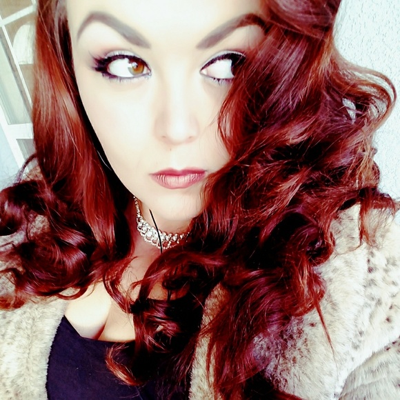 Meet your Posher, Jennie - Picture 2 of 2