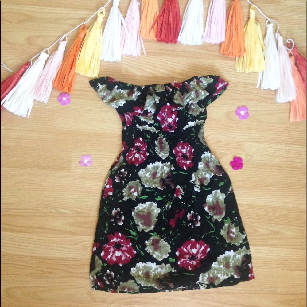 Cute strapless dress