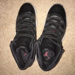 Black Jordan 11 Retro