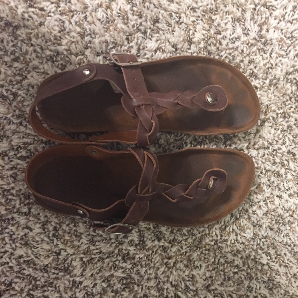 Cute little Birkenstock like sandals.