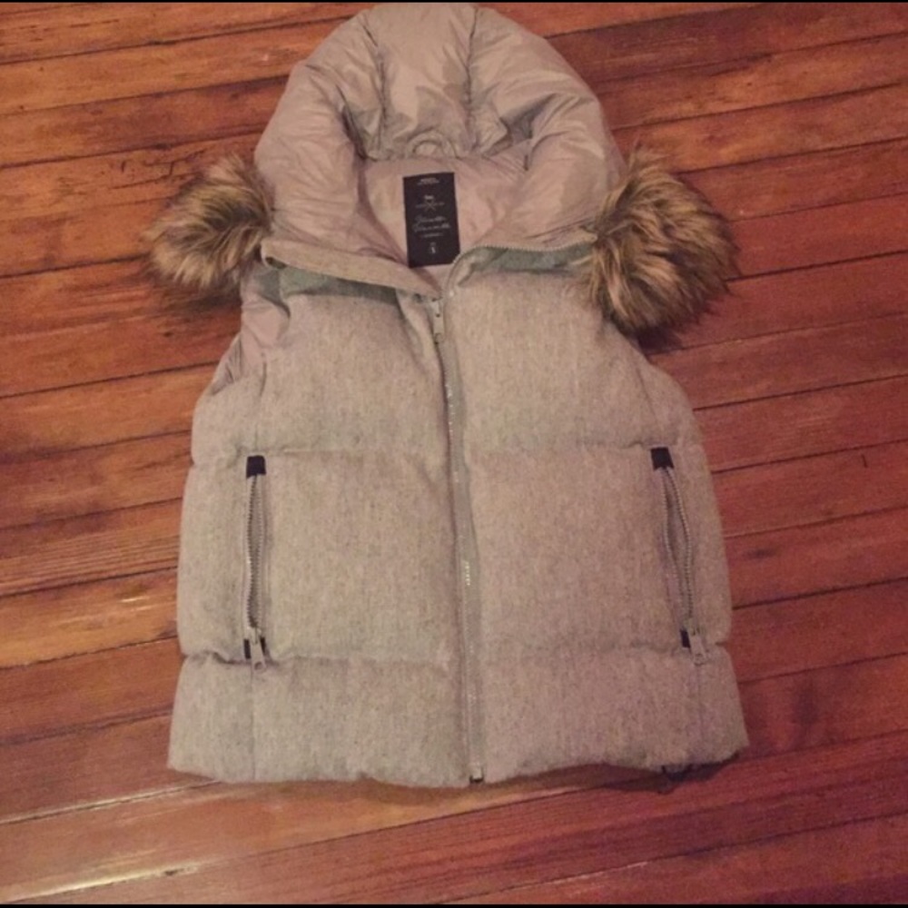 Gap Outdoor Edition Faux Fur Puffer Vest