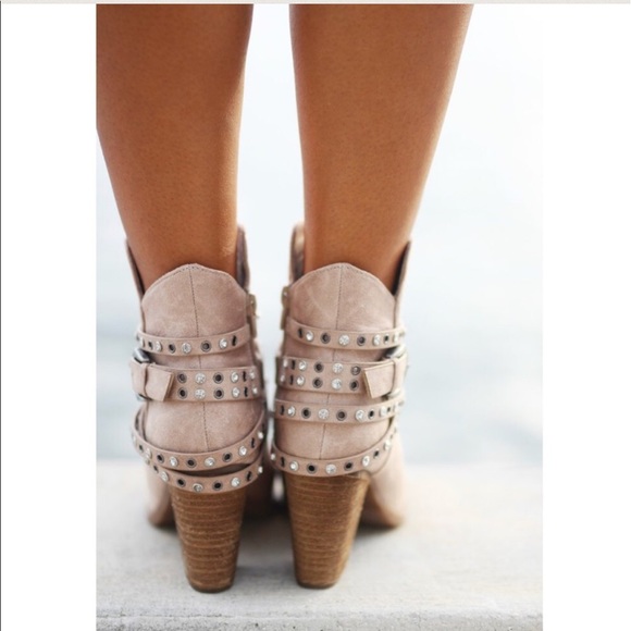 Dazzling Studded Rhinestones Distressed Ankle Boot - Picture 3 of 7