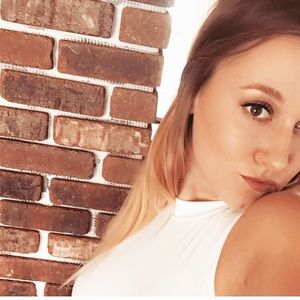 Meet your Posher, Alexandra