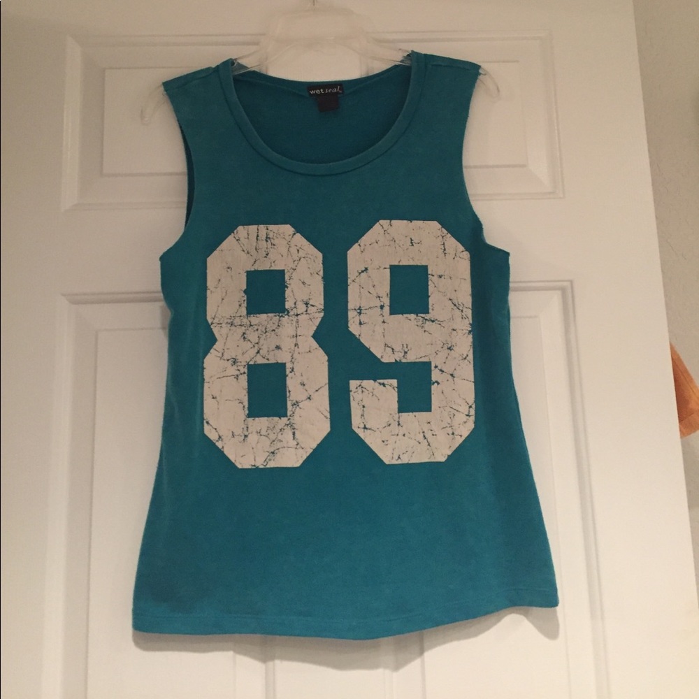 Muscle tee