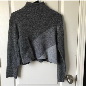 Knit turtle neck crop sweater