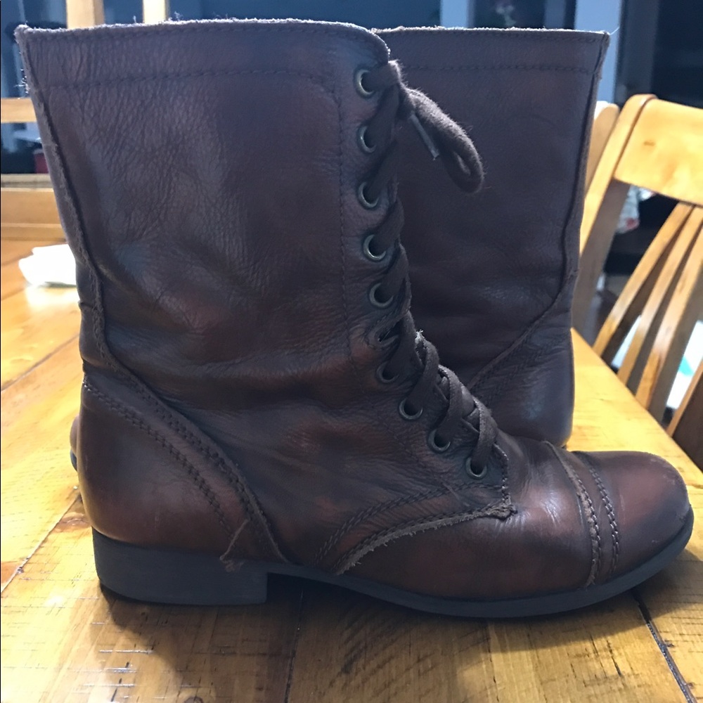 Combat boots