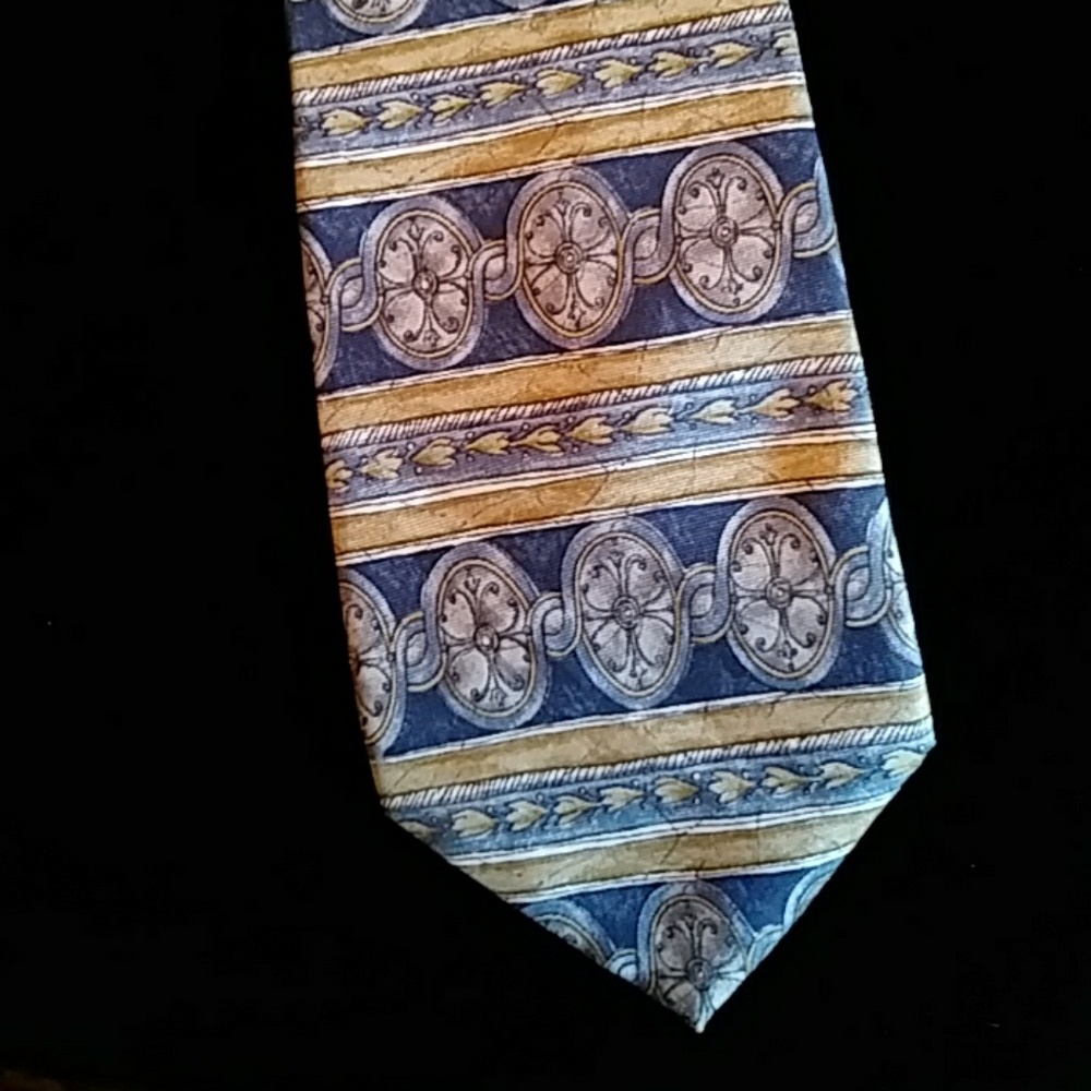 Etienne Aigner mens silk tie - 4 x 59 inches