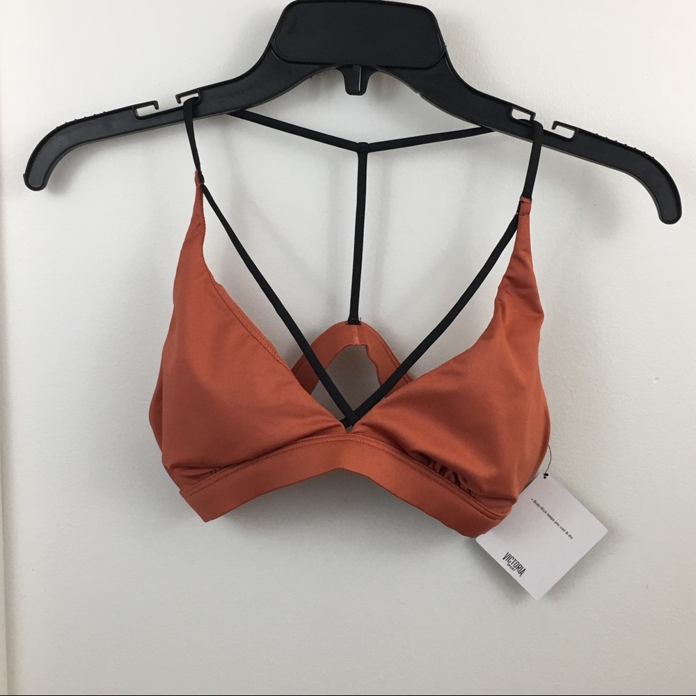 Victoria Secret Sports Bra Size Medium