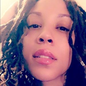 Meet your Posher, Abbey