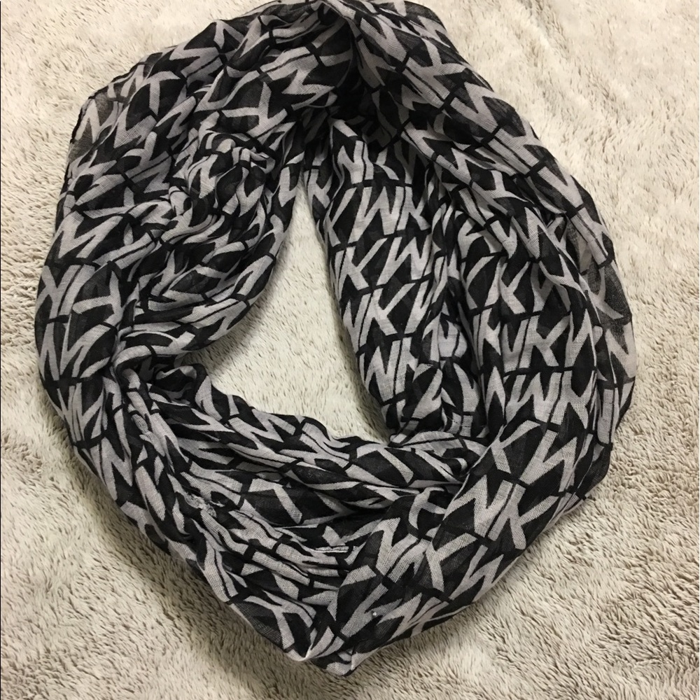MK scarf