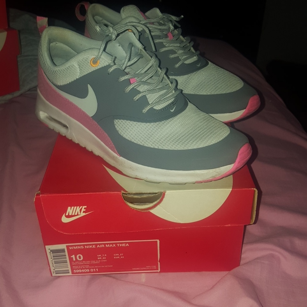 Wmns nike thea