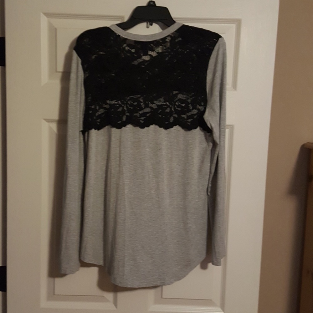 Blouse - Picture 2 of 2