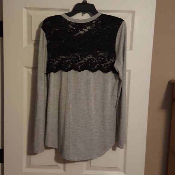 Blouse - Picture 2 of 2