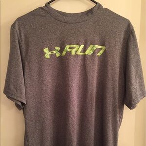 Men's medium Under Armour heat gear T-shirt