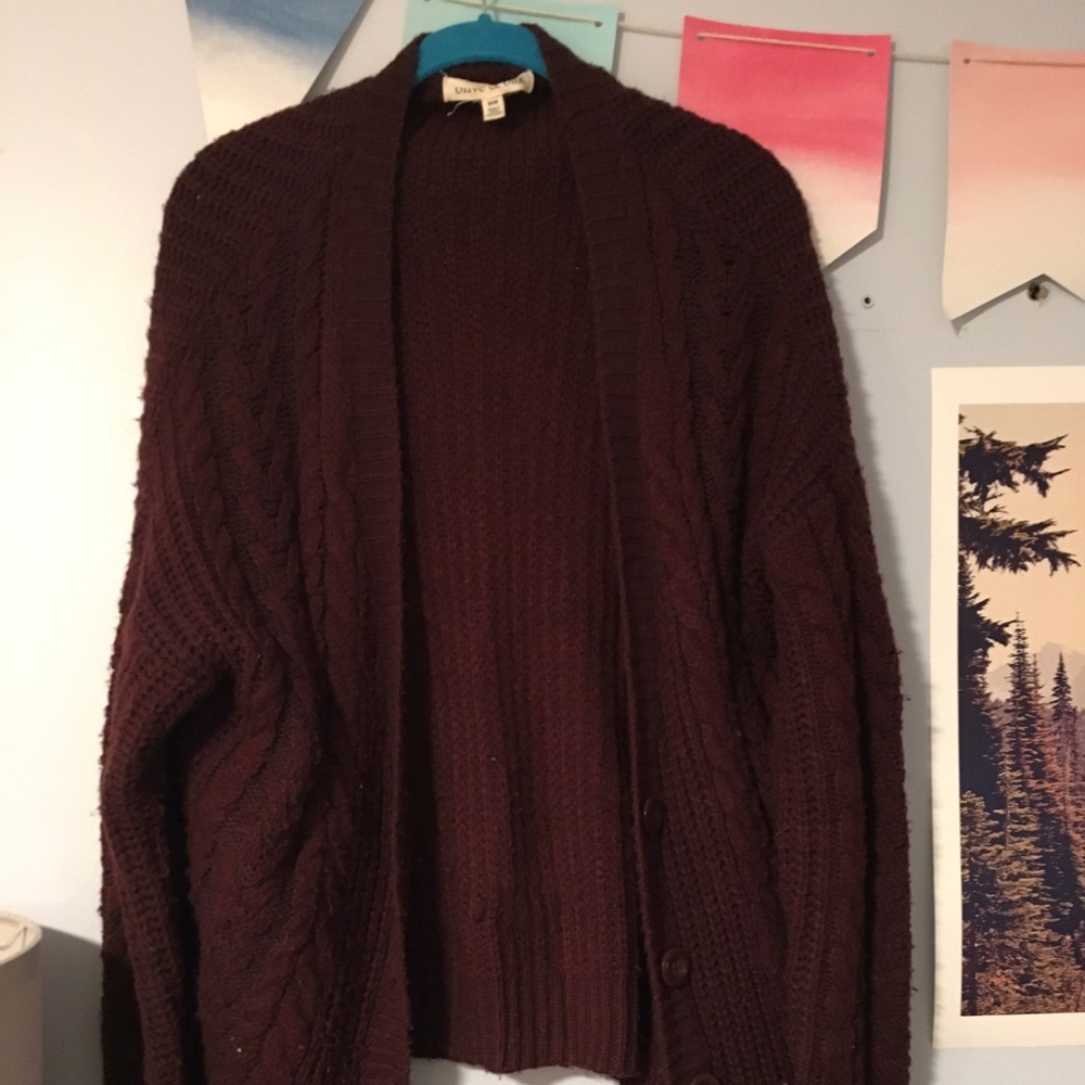 COMFY MAROON SWEATER BUTTON UP
