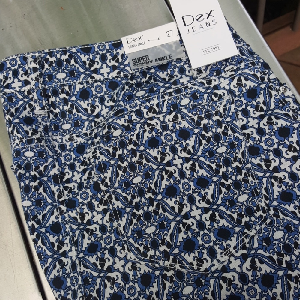 NWT white blue floral pant