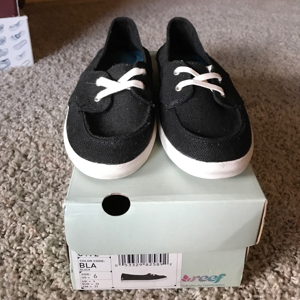 New with box, Reef bella costas, size 6, black