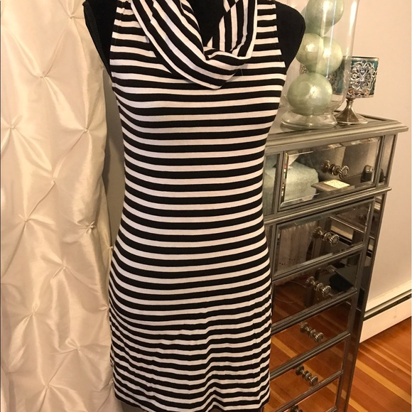 Flash Sale ⚡️Black/white striped Cowl  neck tunic - Picture 3 of 3